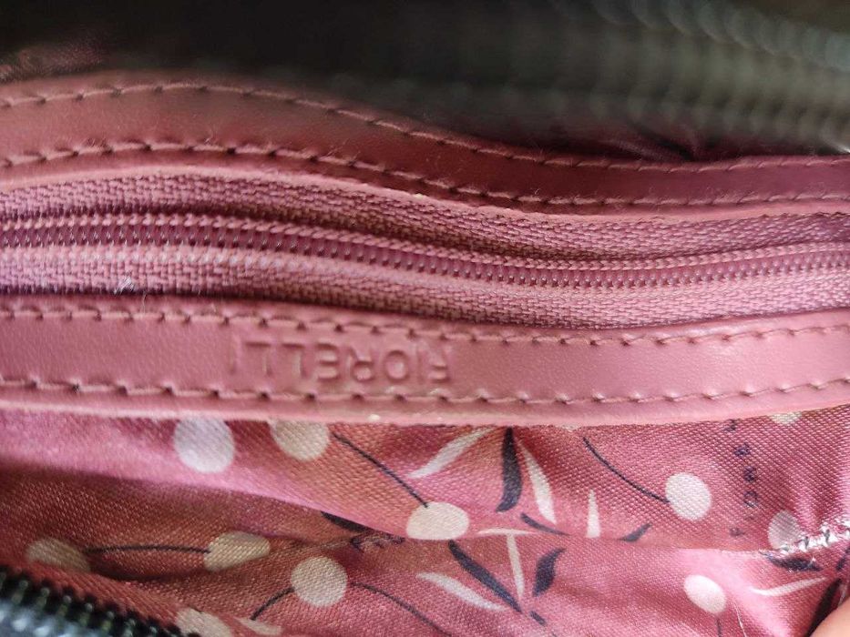 жіноча сумка fiorelli з iталii пiд крокодилову шкіру чорного кольору