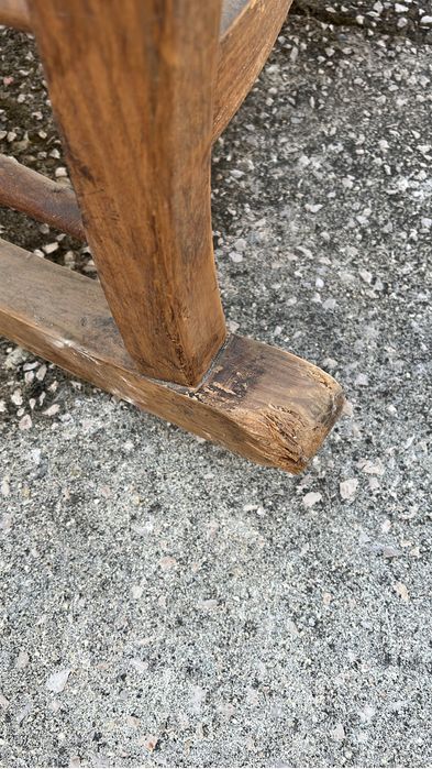 Cadeira de baloico em madeira maciça