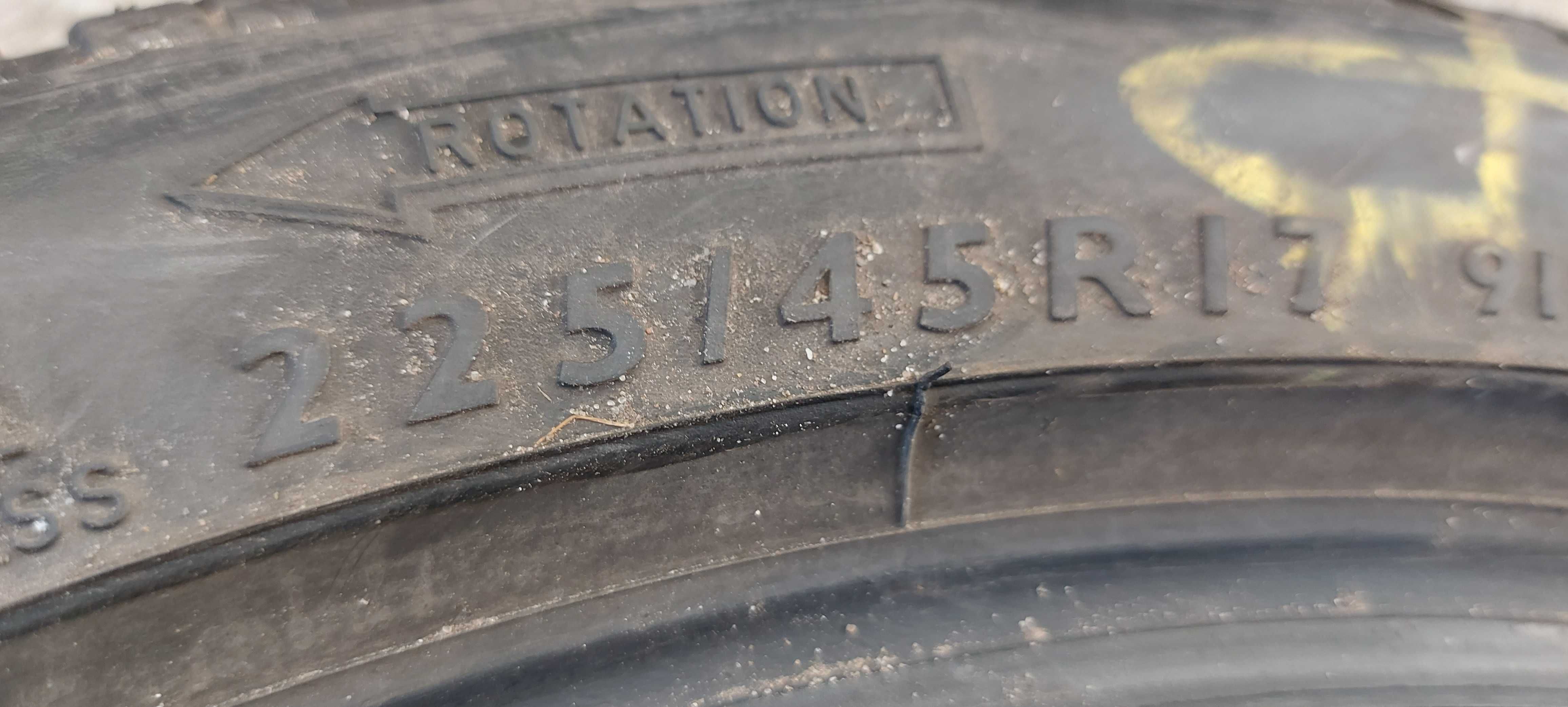 opona zimowa DUNLOP 225/45 R17 2020R