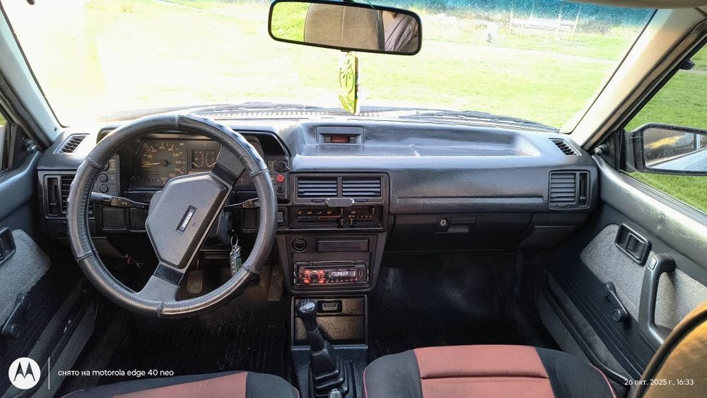 Продам Мазду 323.