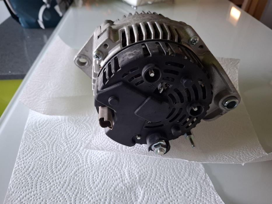 Alternador automóvel