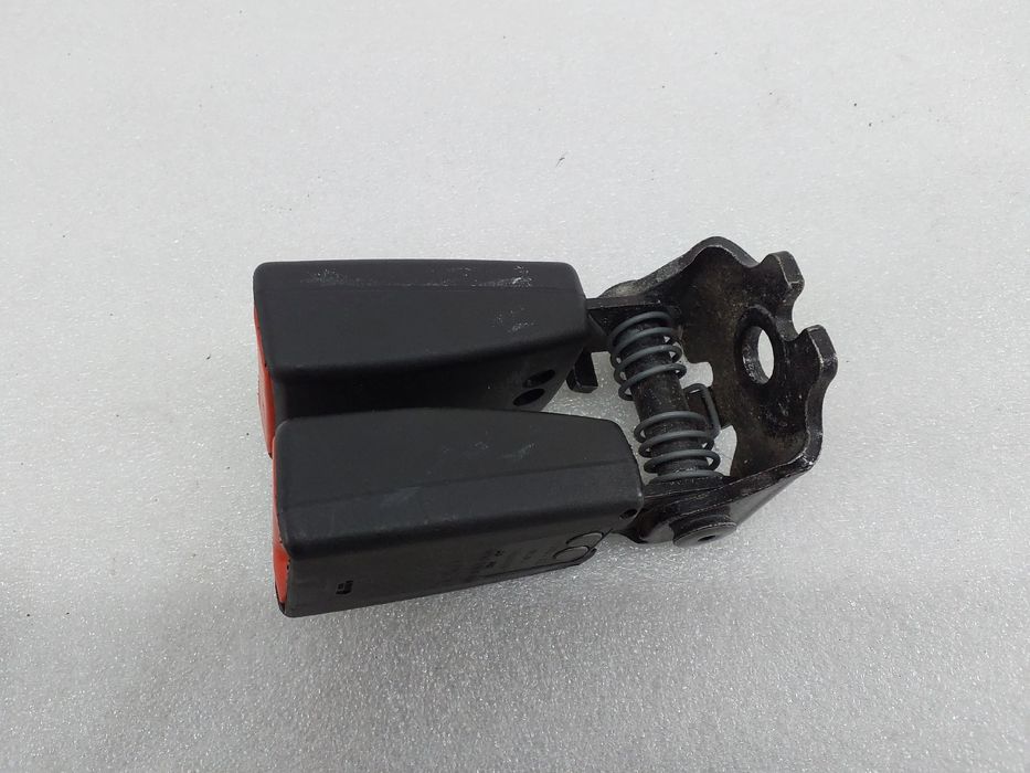 Encaixe de cinto trás direito FORD Focus III