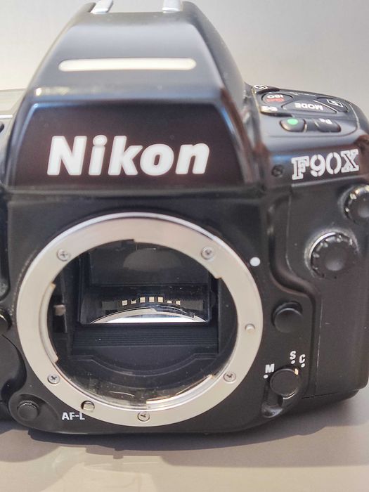 Câmara Analógica Nikon F90 X + Data Back MF-26