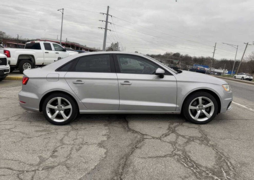 Audi A3      2015