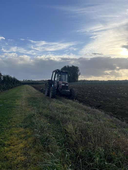 Case 4240 case international