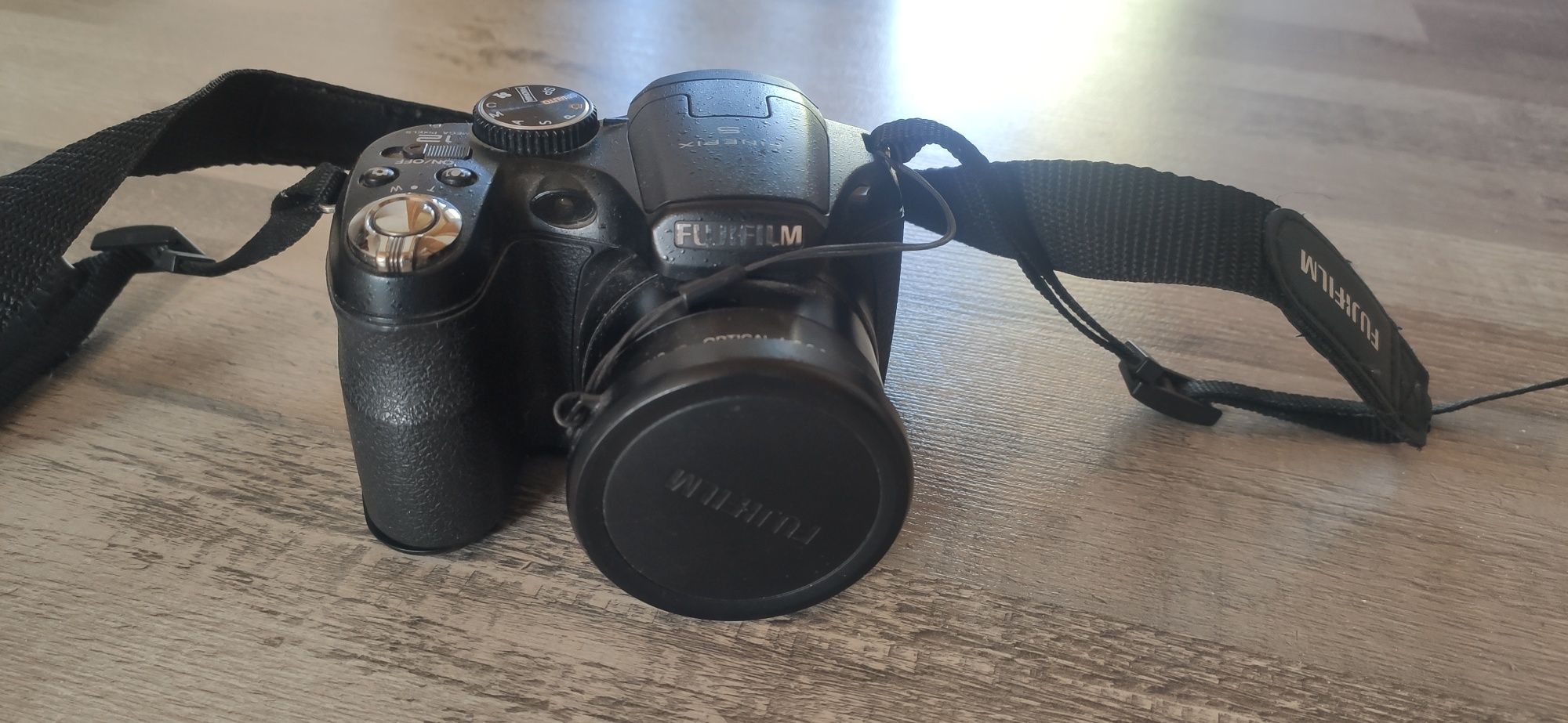 Фотокамера цифрова Fujifilm s1800
