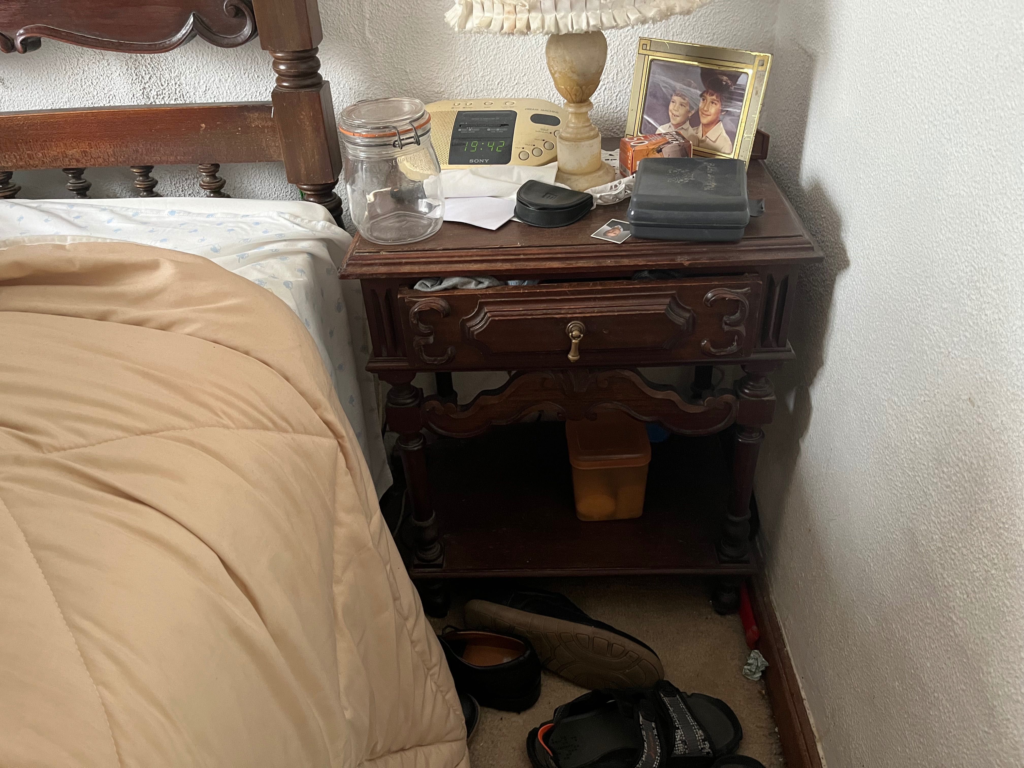 quarto casal, solteiro mesa sala recheio