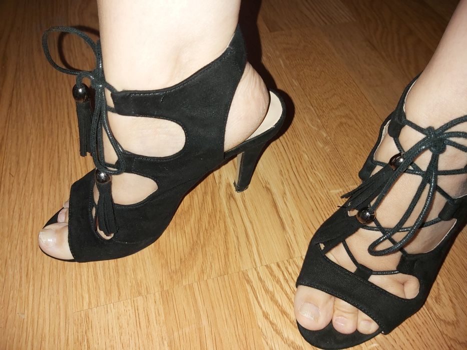 Sandálias em camurça