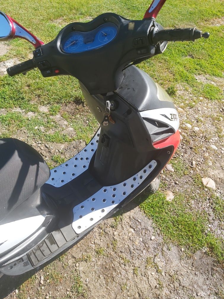 Skuter zipp quantum 2t