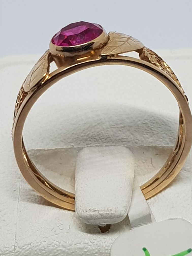 Złoty pierścionek z czerwonym oczkiem złoto 583 r17 z5