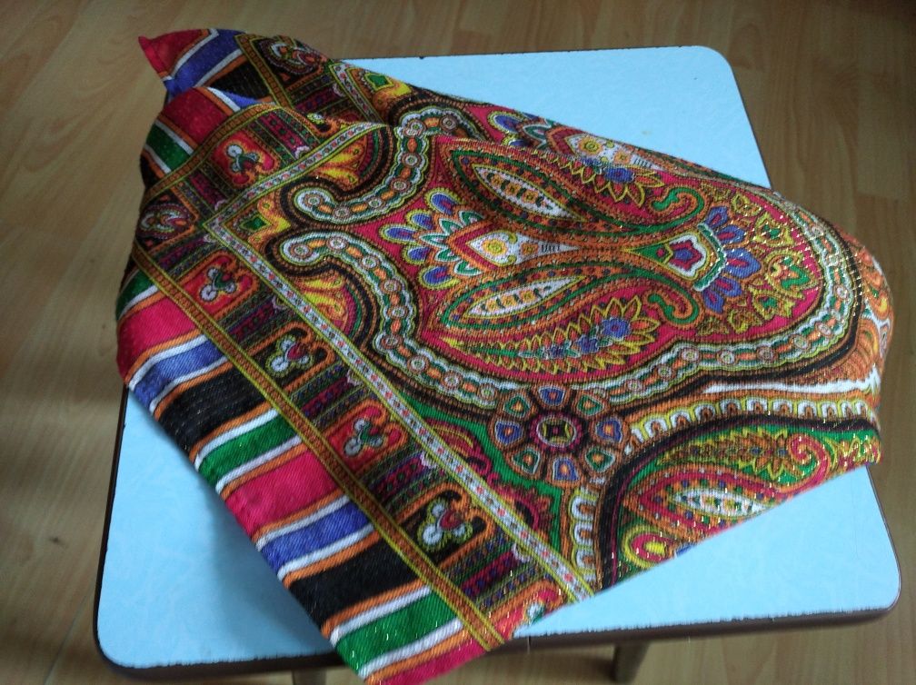 Женский нарядный платок с люрексом