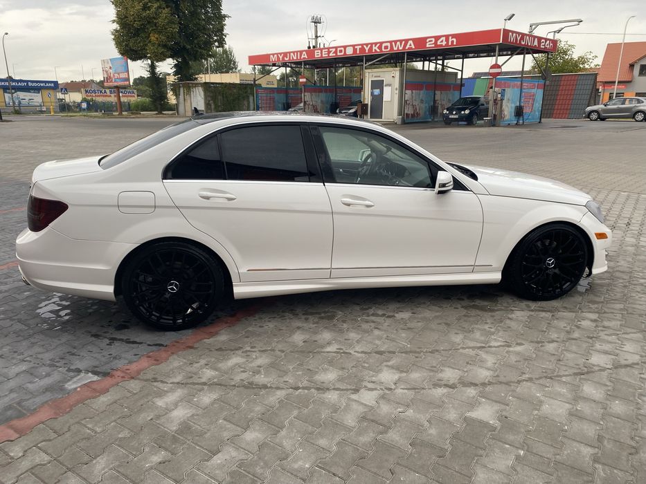 Mercedes C 300 AMG zewnetrzny 330 KM 4matic 113 tys przebiegu