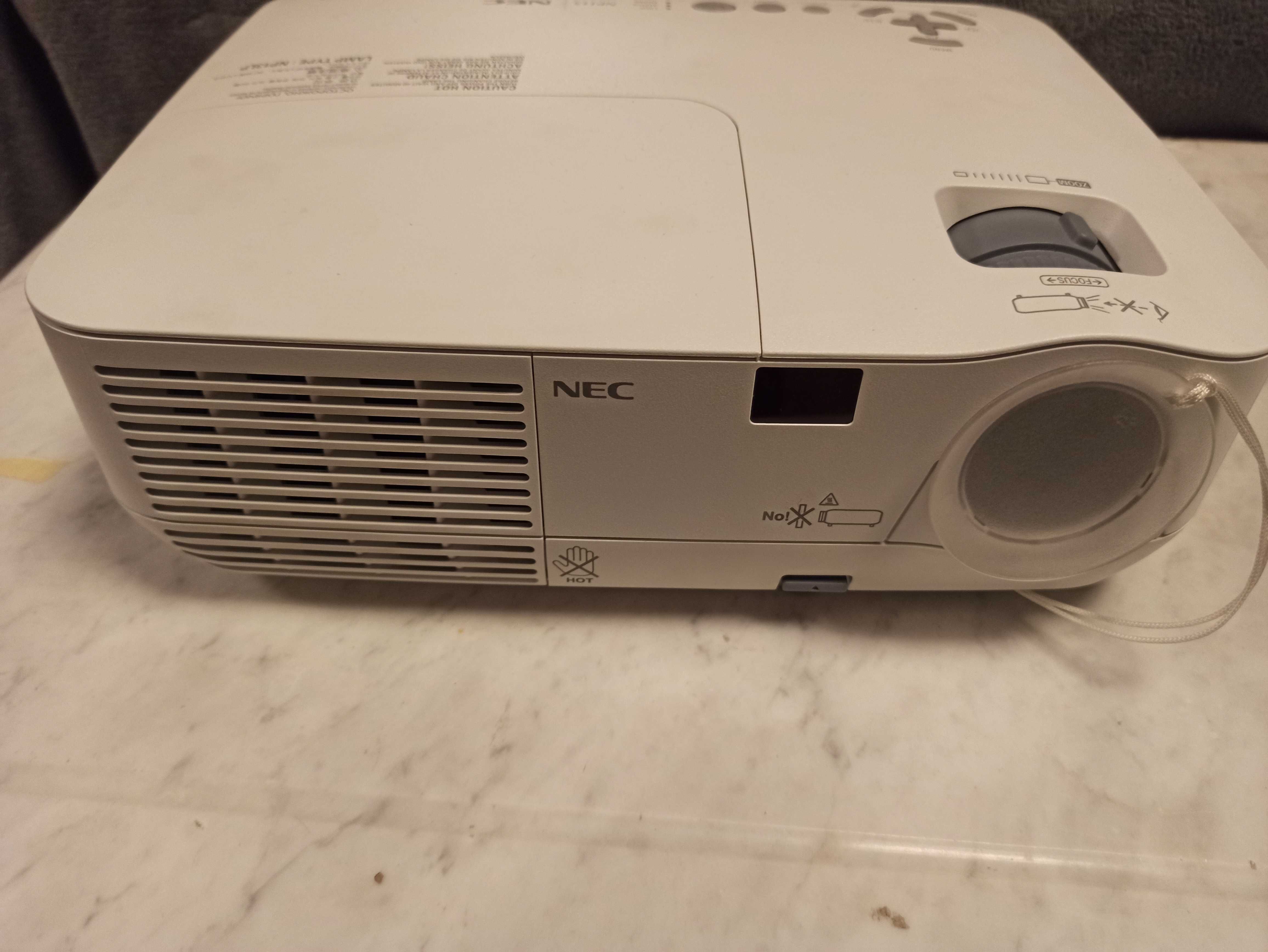 Projektor NEC NP115