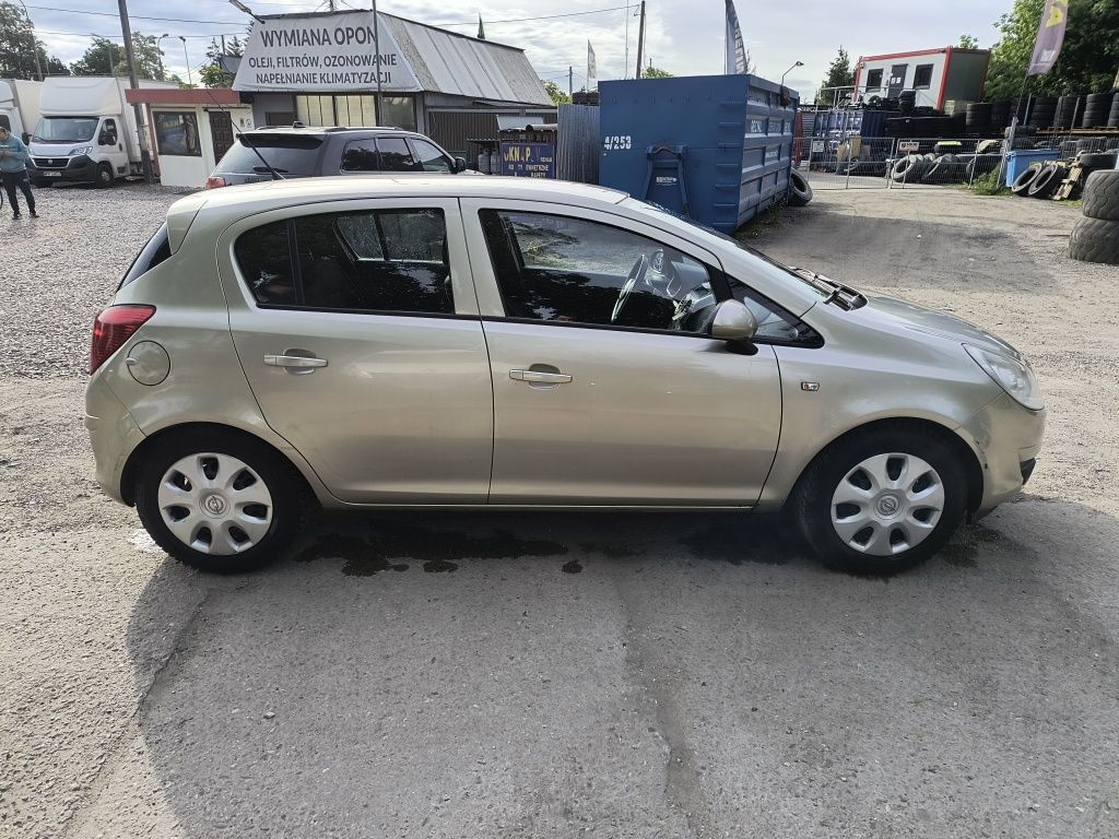 Opel corsa d 1.2 lpg