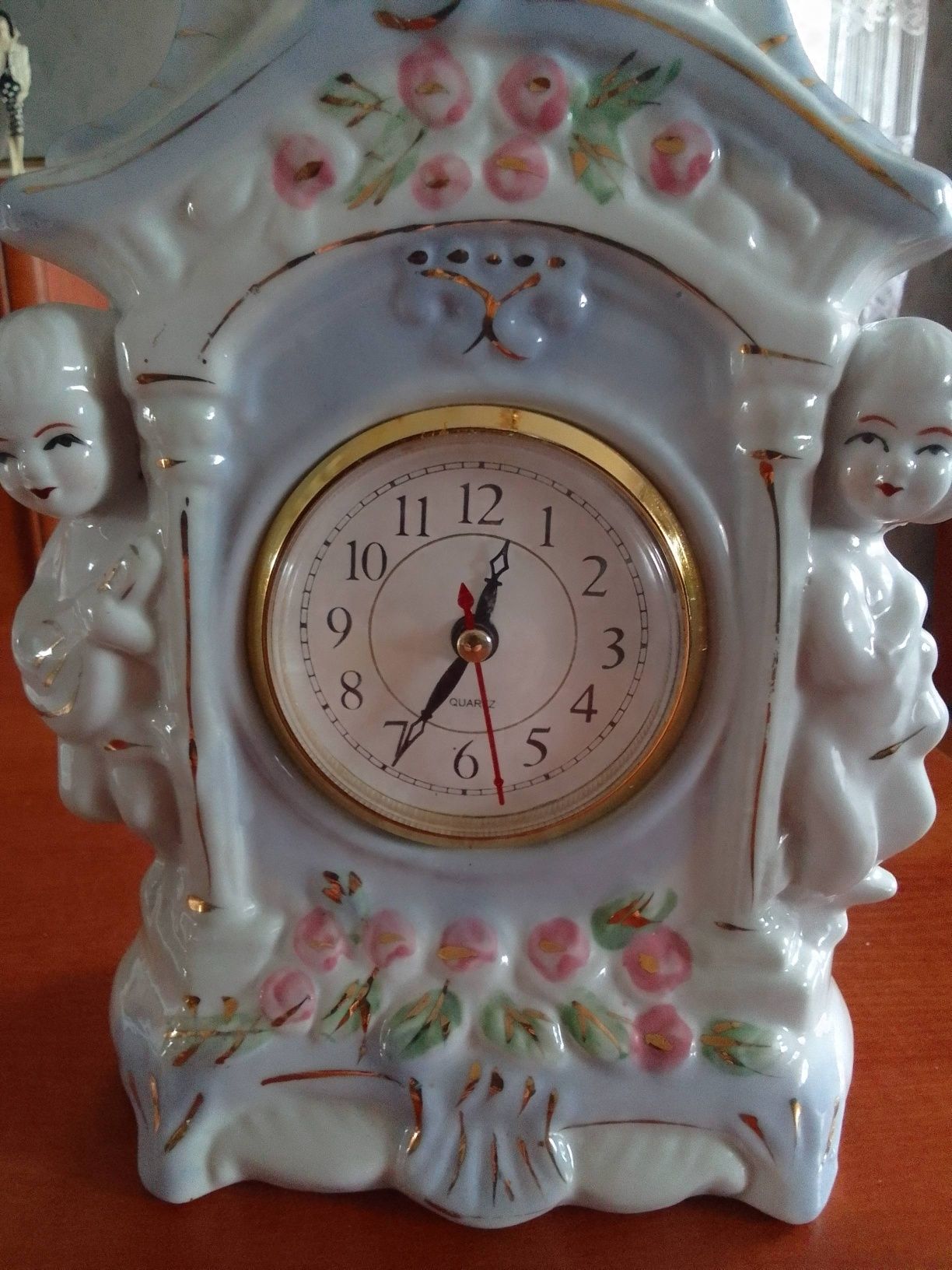 Porcelanowy zegar