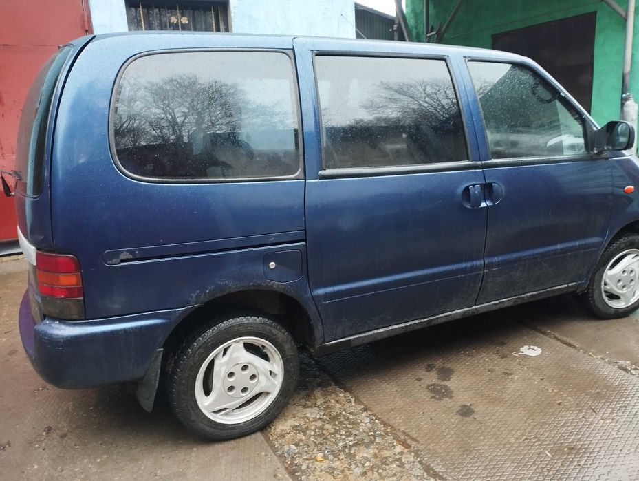 Nissan serena c23