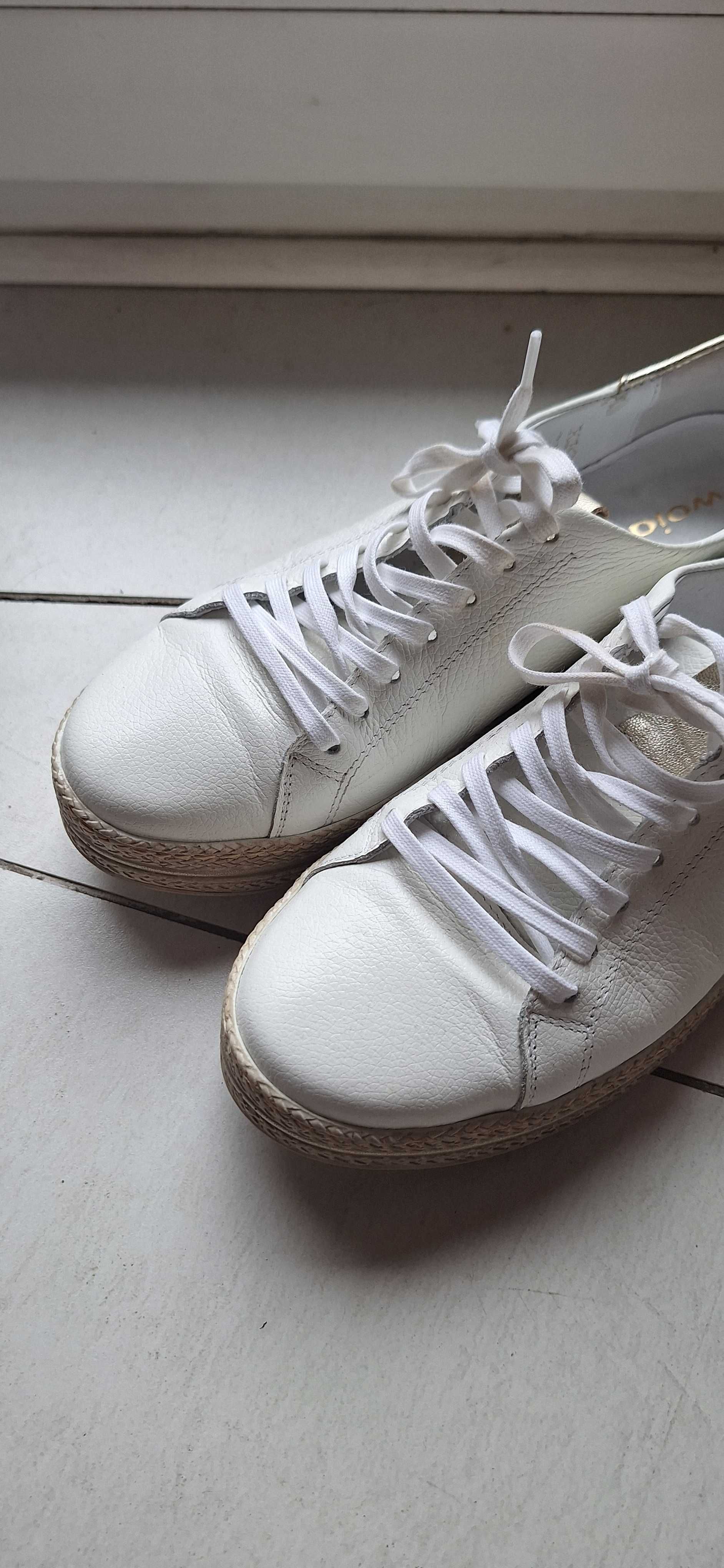 Buty skórzane Wojas
