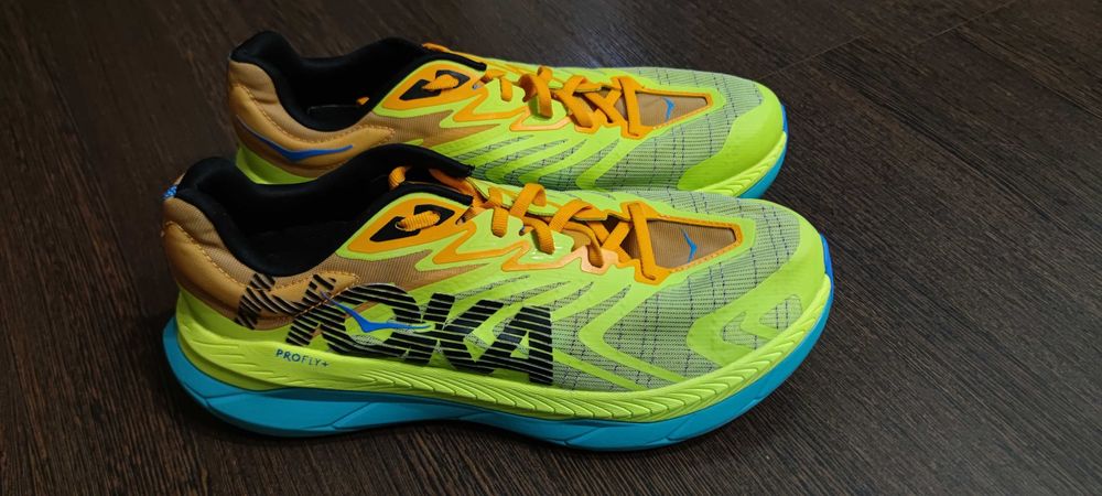 Кросівки  Hoka Tecton x 2.        Р 45 1/3   29см