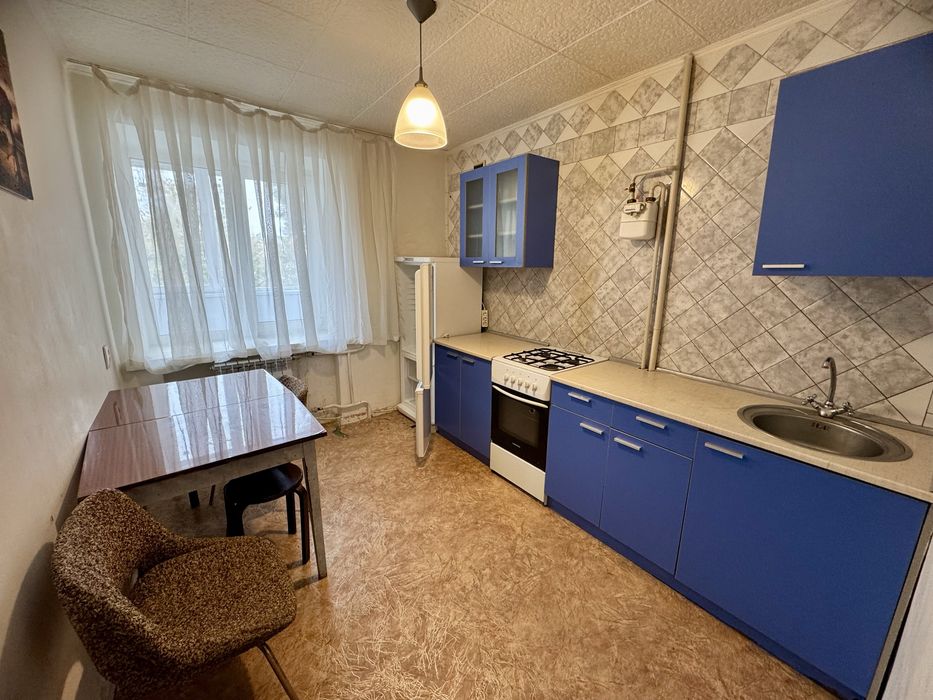 Продаж великоі 1к Перемога-5, бульвар Слави