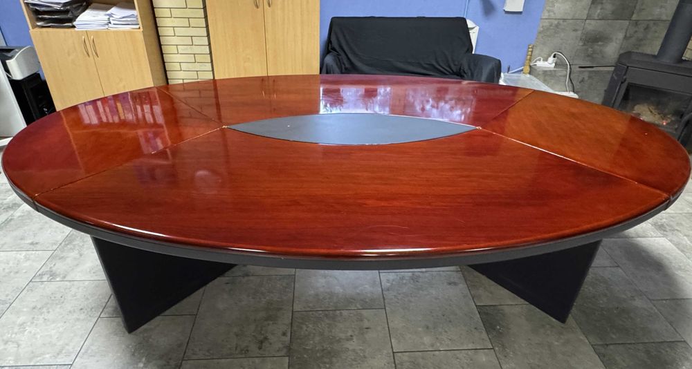 Стол для конференций, переговоров  Дорогая мебель с креслами