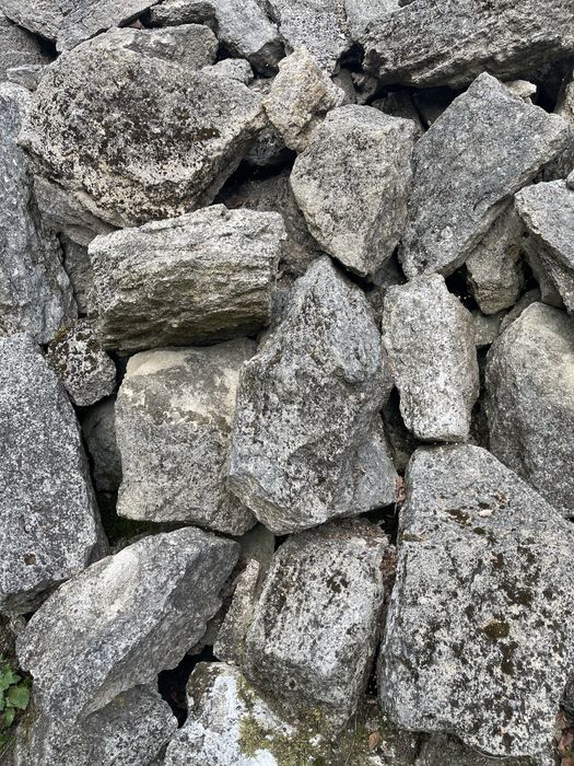 Камінь бутовий 40 кубів