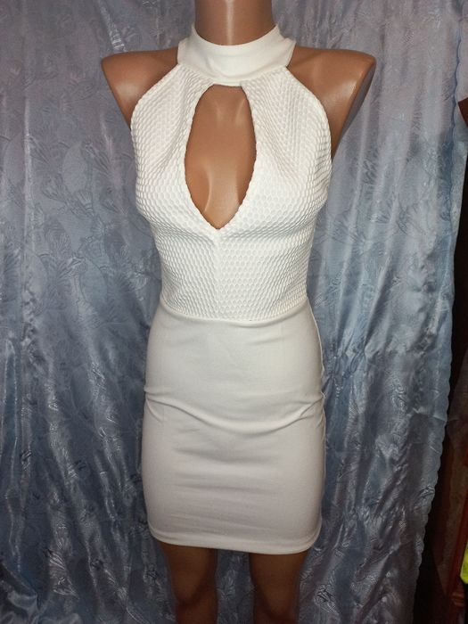 Неймовірна білосніжна сукня