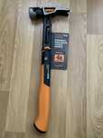 Професійний молоток Fiskars Pro IsoCore 800 гр інструмент