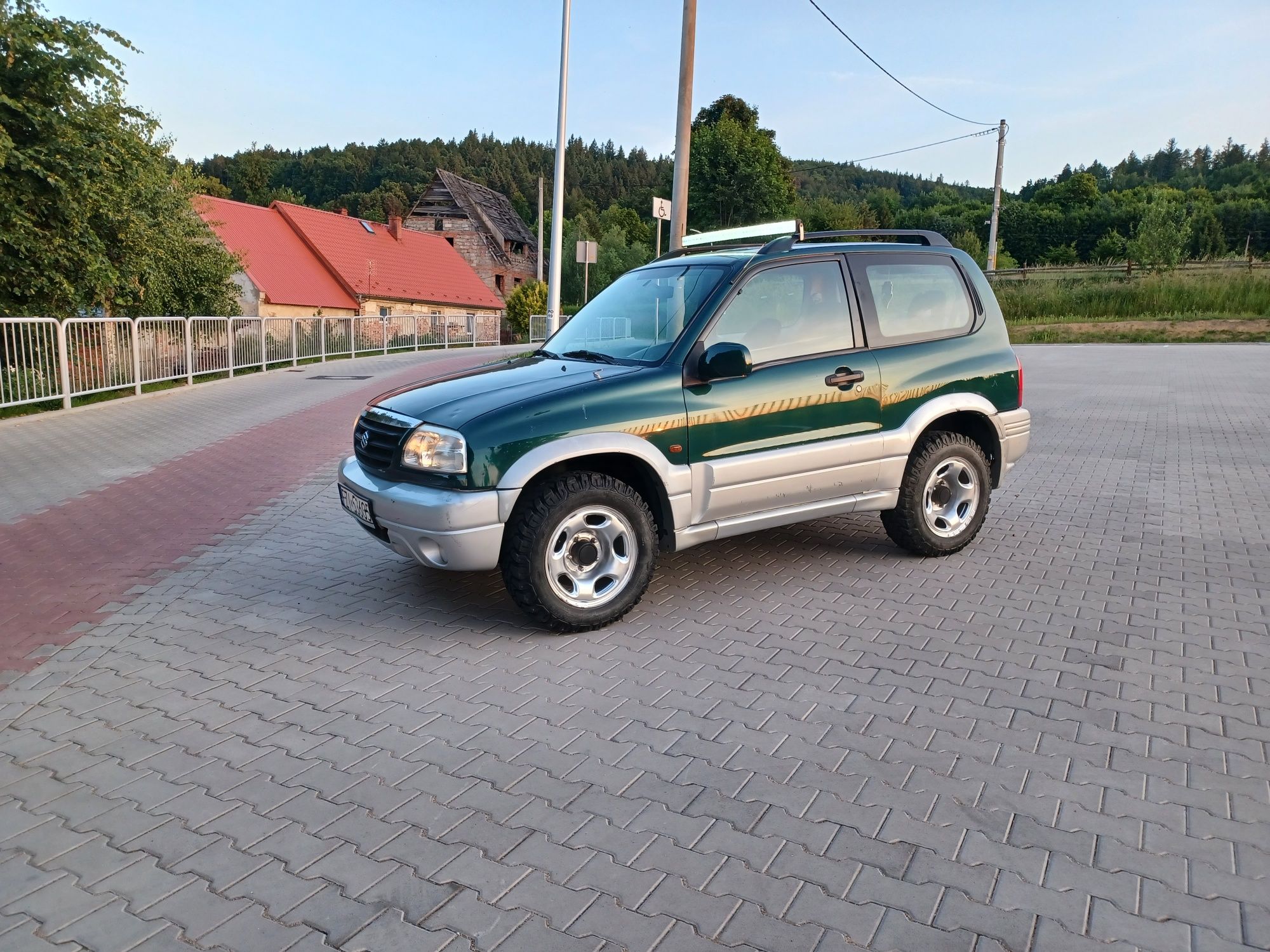 Suzuki grand vitara 1.6 4x4 + reduktor / krótka 3-drzwiowa / zarejestr
