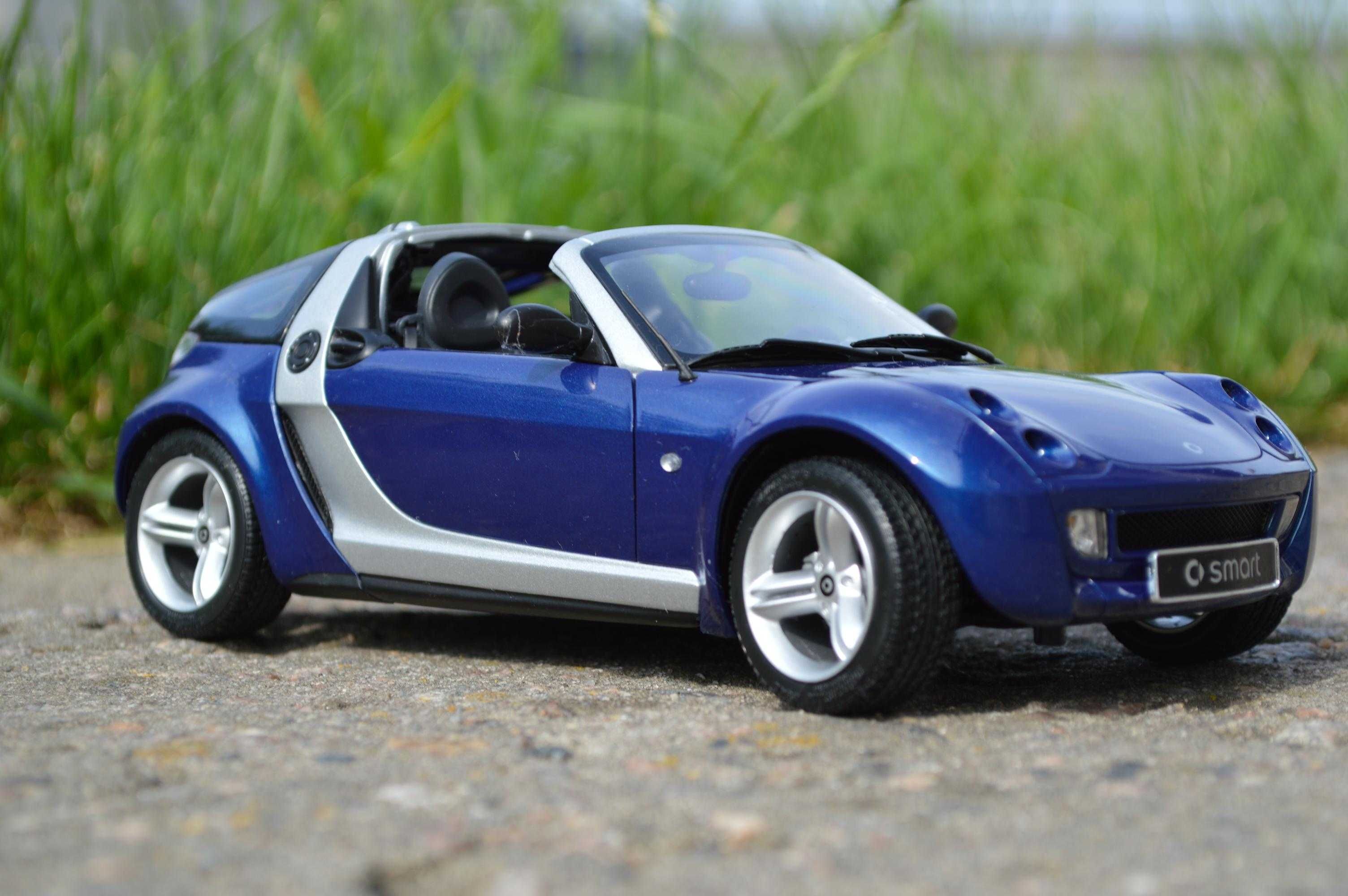 Модель мерседес Smart roadster масштаб 1:18