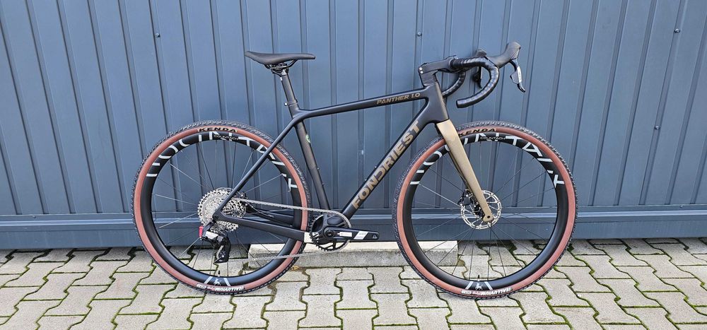 Gravel Fondriest Panther. Karbonowa rama i koła. SRAM Apex AXS
