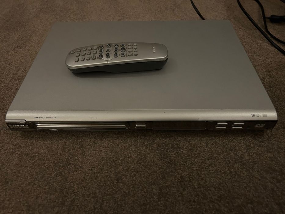 DVD marca Philips modelo DVP3005