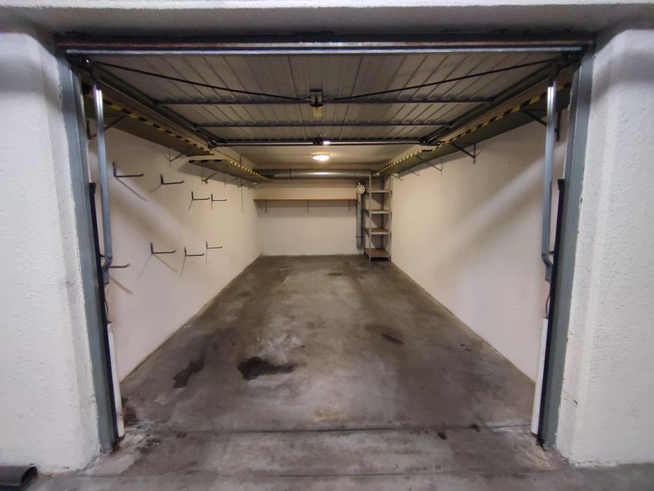 Garaż murowany, magazyn 18,5m2 os.Słoneczne z czynszem rok