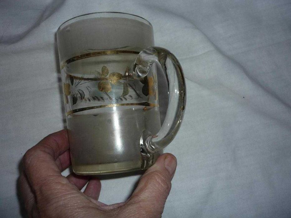 caneca de vidro irisado vintage