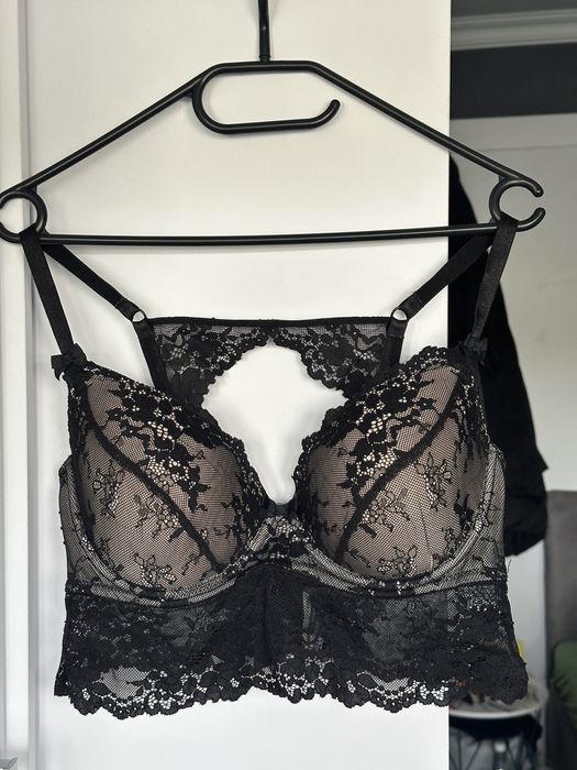 Czarny biustonosz gorsetowy z koronką 85C sexy