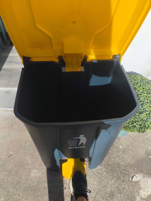 Caixote amarello 87l aprox