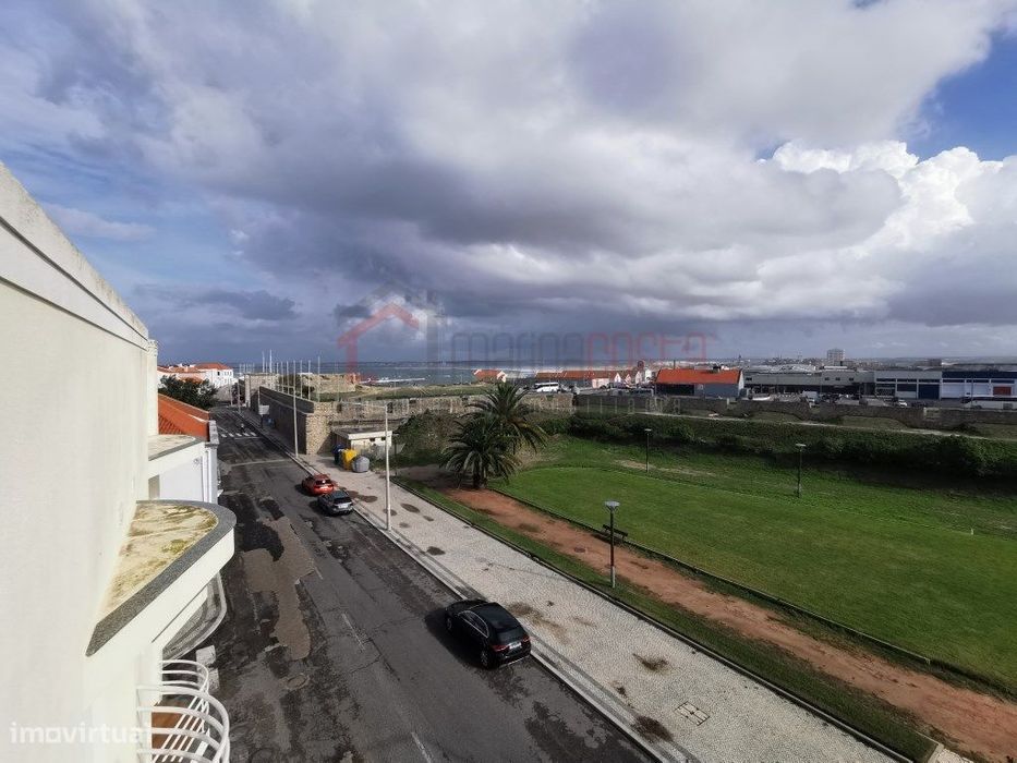 Apartamento T4 Duplex em Peniche perto Praia!