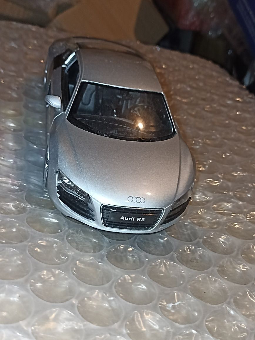 Model Samochodu Audi  R8 1:24