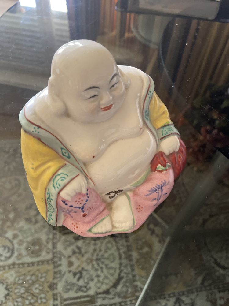 Buda de Macau em porcelana