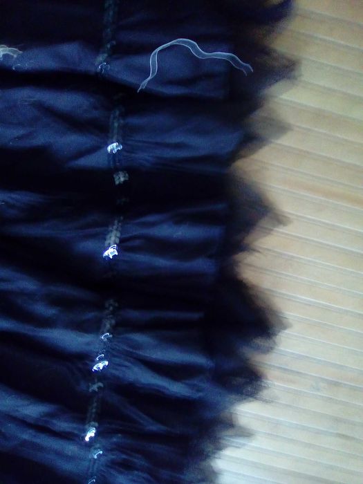 Saia tamanho M com renda oferta de portes de envio