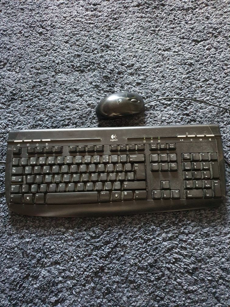 Teclado e rato LOGITECH