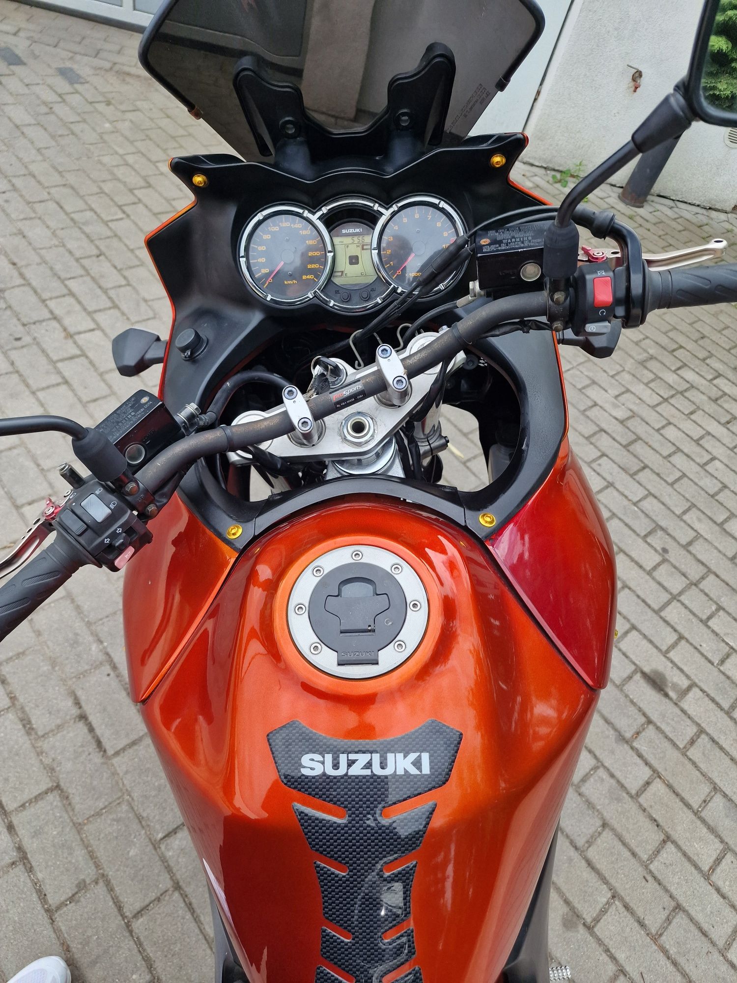 Suzuki vstrom  dl 1000 zamiana na auto