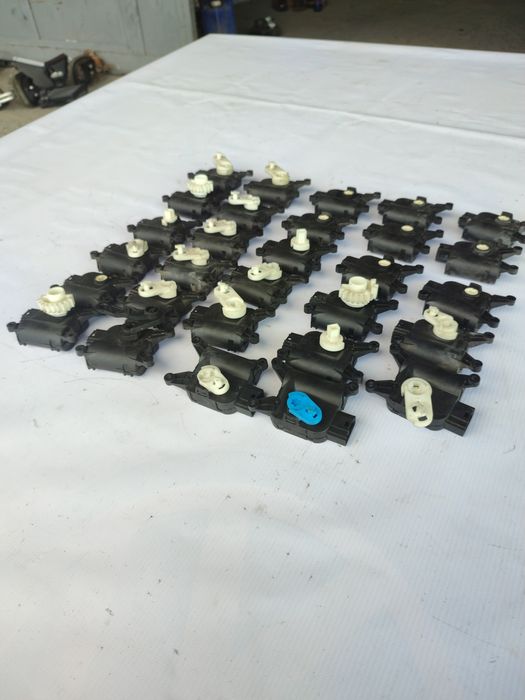 Моторчик заслонки пічки Пассат б6 б7 Октавія А5 Гольф 6 Заслонка печки