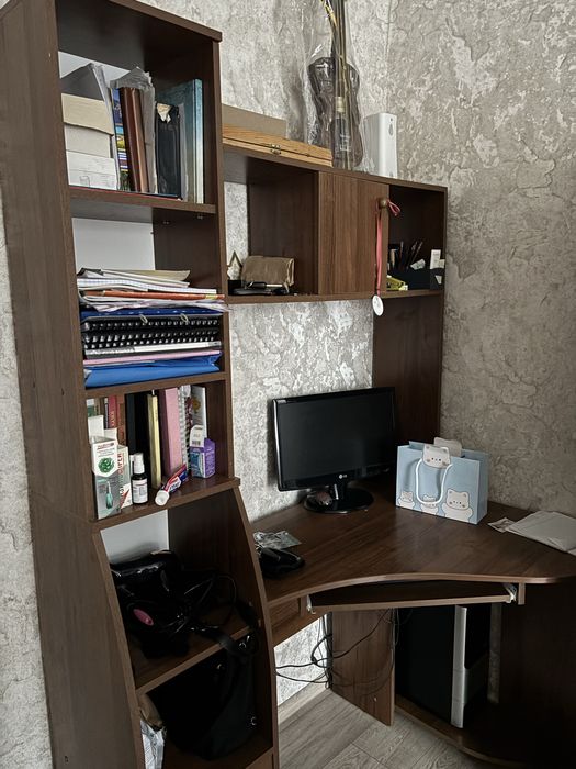 Компʼютерний стіл