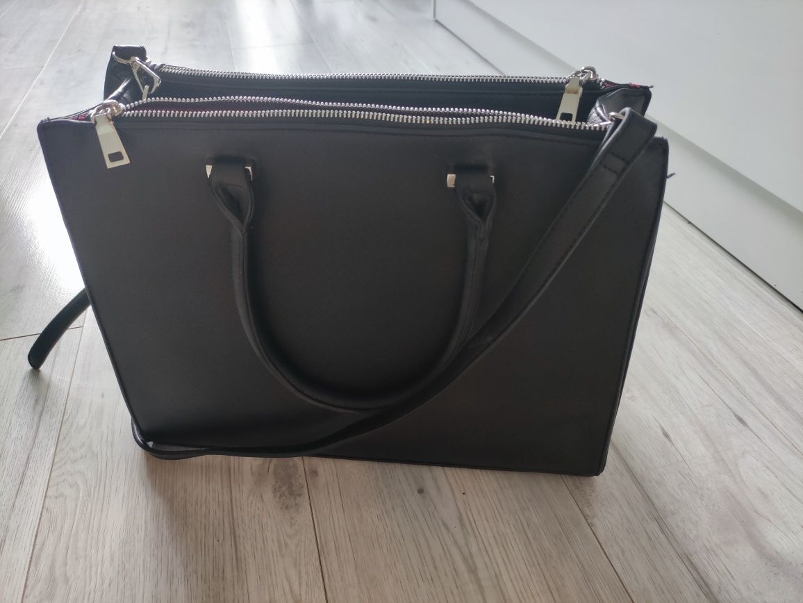 Torba firmy Reserved