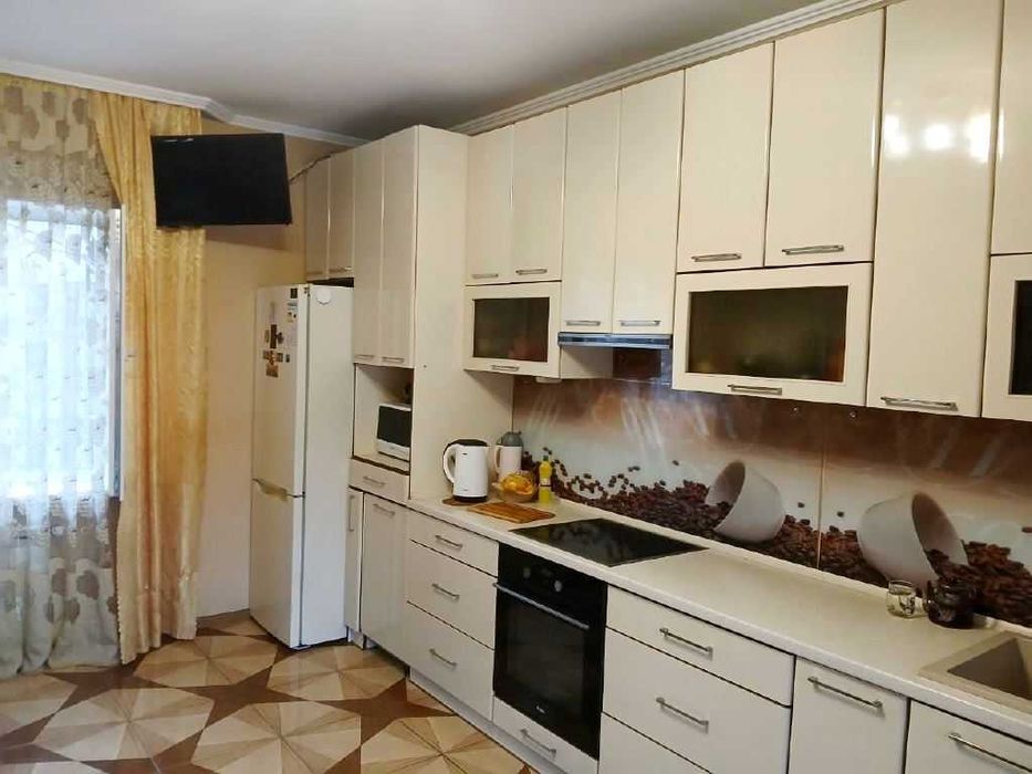 Новый таунхаус с ремонтом и мебелью в Лесках!