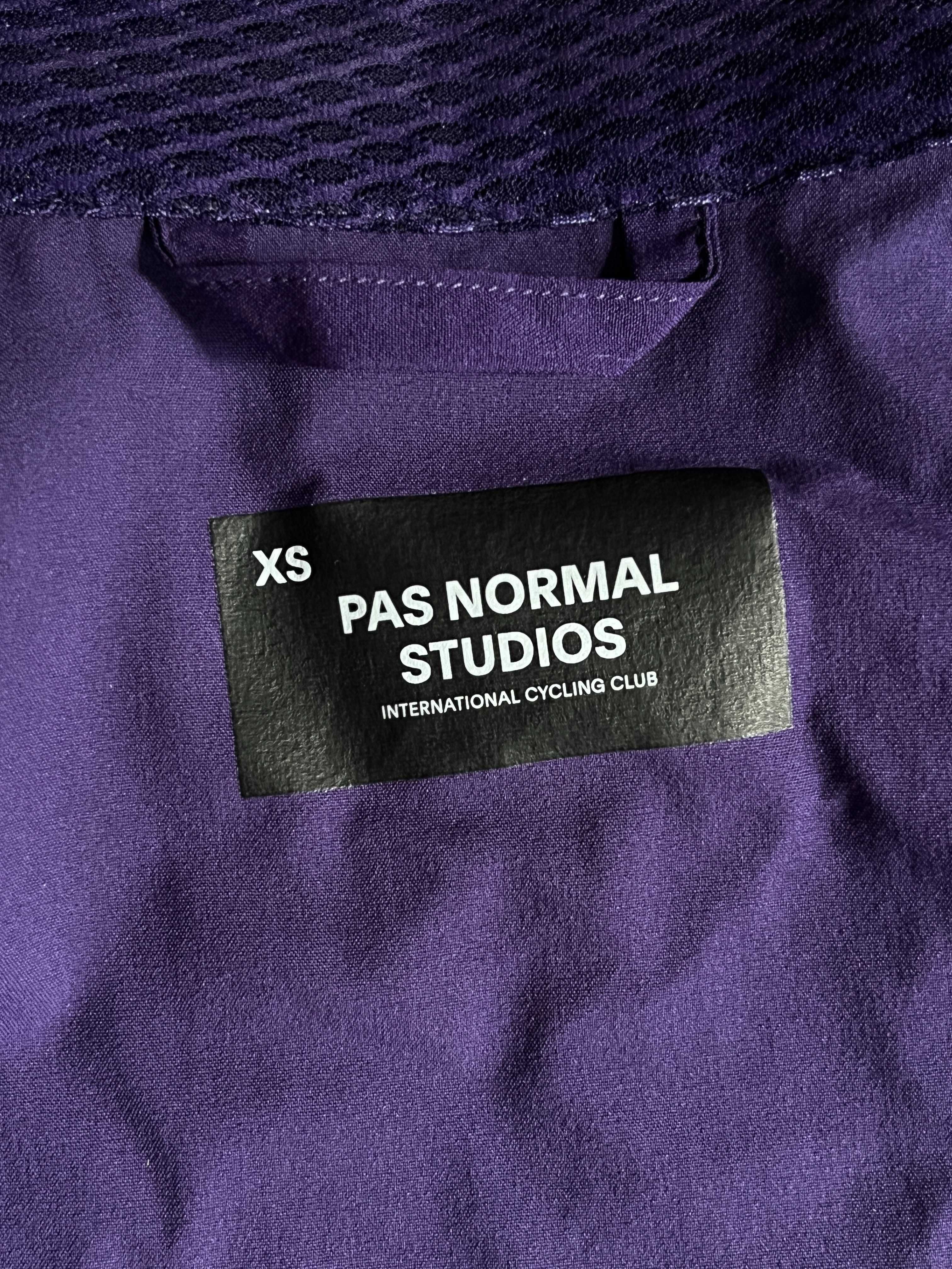 Pas Normal Studios / Men's Mechanism Stow Away Gilet
— Purple