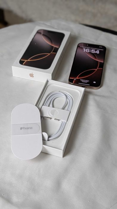 iPhone 16 Pro Desert Titanium Neverlock