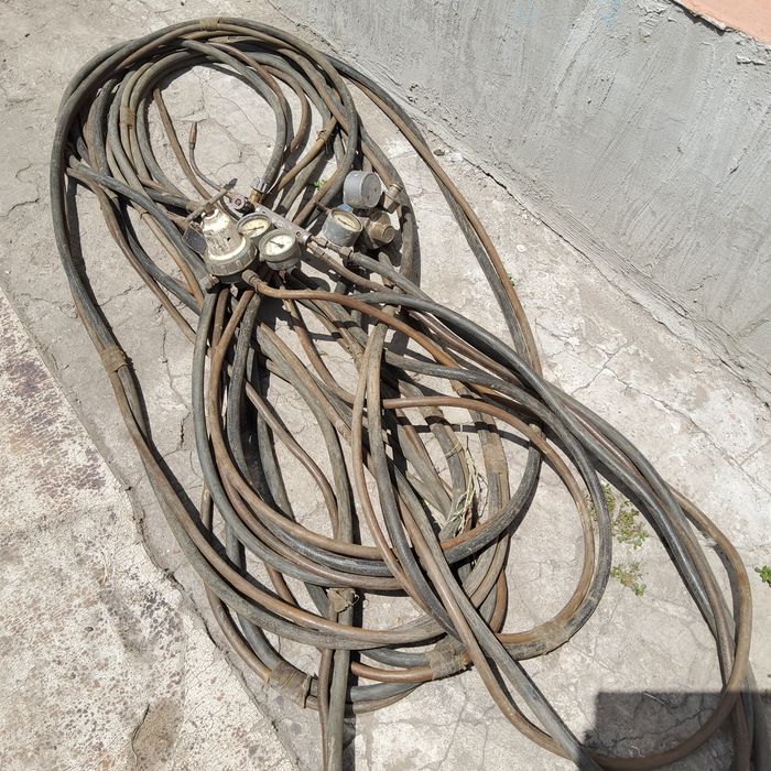 Газосварка, редуктор,шланг, резак.