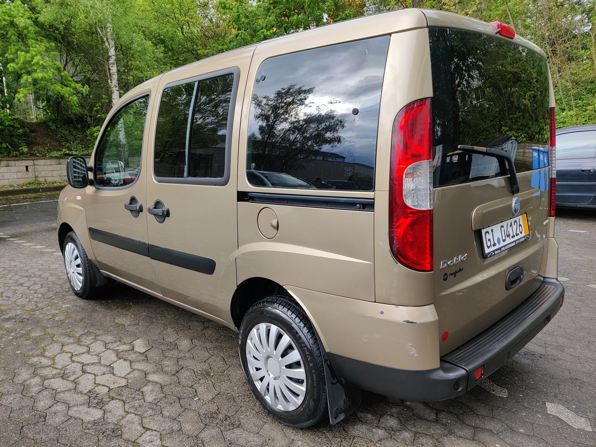 Продам автомобиль Fiat Doblo 1.3 Multijet дизель 2006г. 5 мест