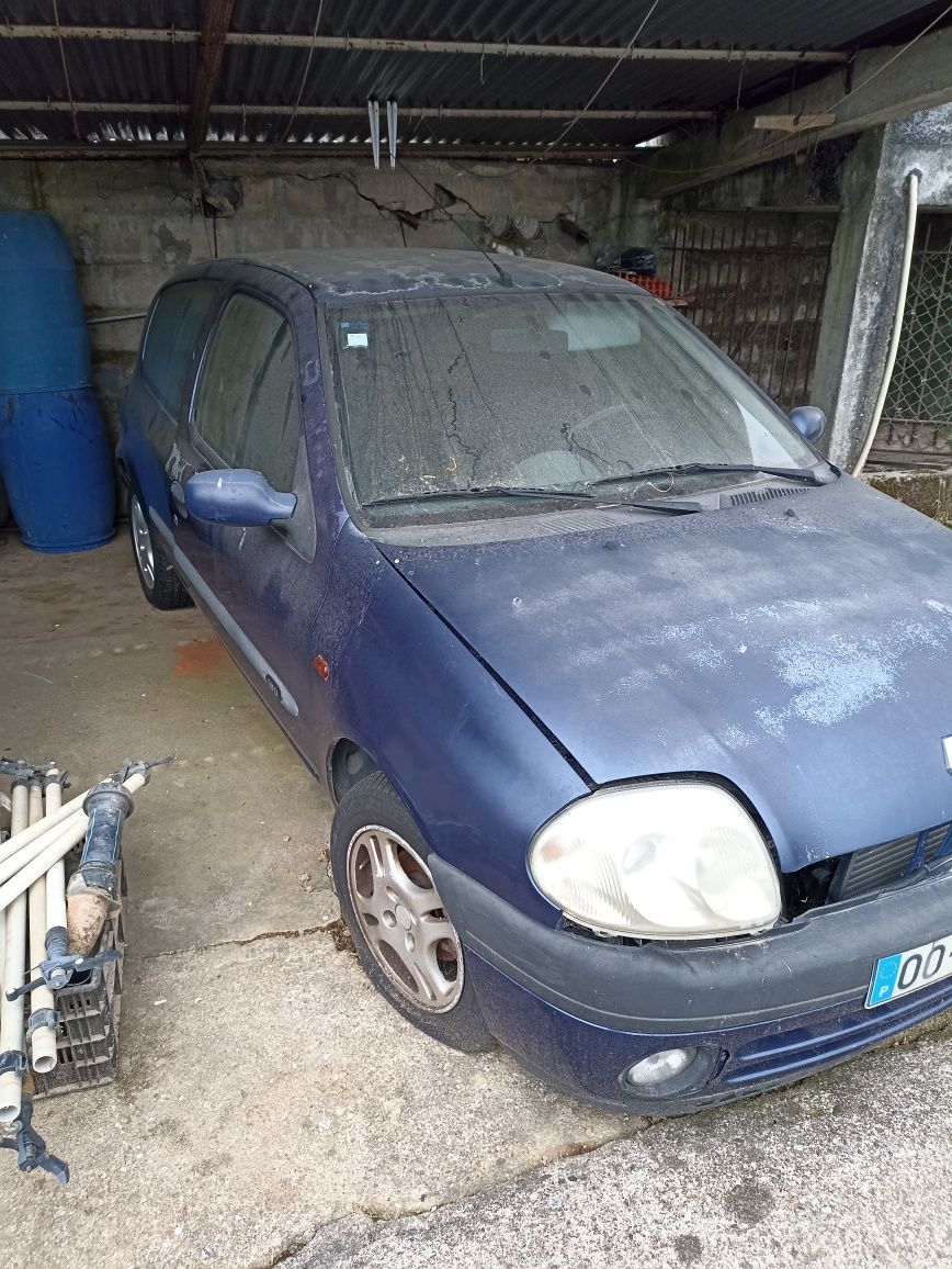 Renault clio para peças